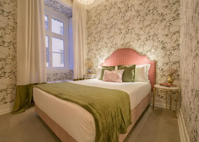 Daire Sapateiros 44 *