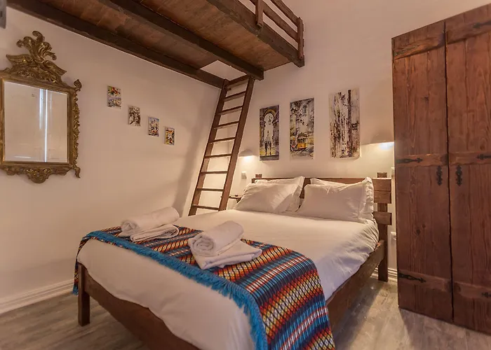 Daire Sapateiros 44 *