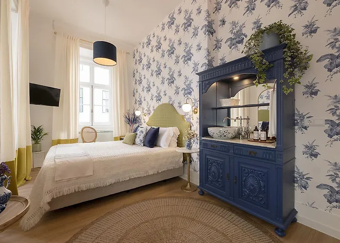 Daire Sapateiros 44 *