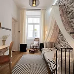 Apartament Sapateiros 44 *
